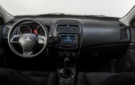 Mitsubishi ASX I рестайлинг, 2014 год, 1 000 000 рублей, 17 фотография