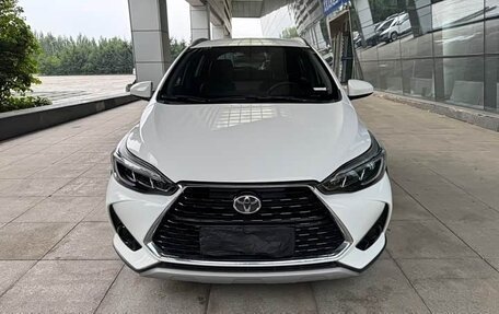 Toyota Yaris, 2022 год, 1 513 000 рублей, 3 фотография