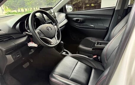 Toyota Yaris, 2022 год, 1 513 000 рублей, 7 фотография