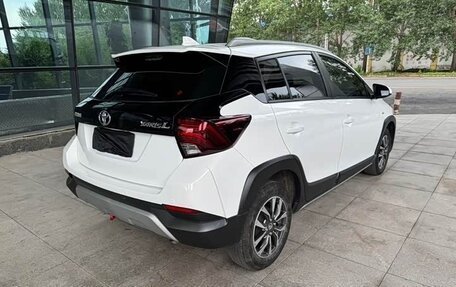 Toyota Yaris, 2022 год, 1 513 000 рублей, 5 фотография