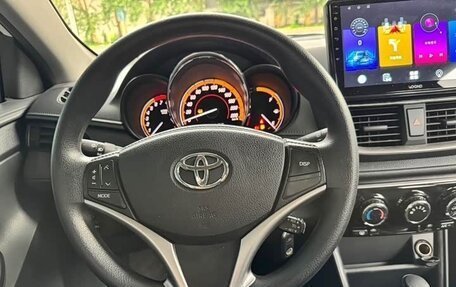 Toyota Yaris, 2022 год, 1 513 000 рублей, 8 фотография