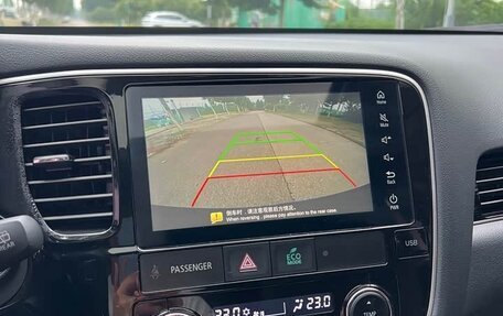 Mitsubishi Outlander III рестайлинг 3, 2021 год, 1 520 000 рублей, 13 фотография