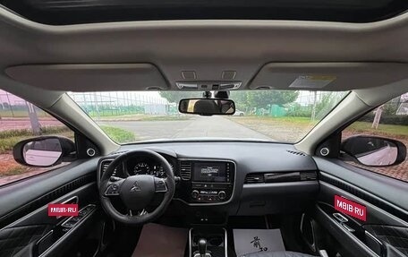 Mitsubishi Outlander III рестайлинг 3, 2021 год, 1 520 000 рублей, 12 фотография