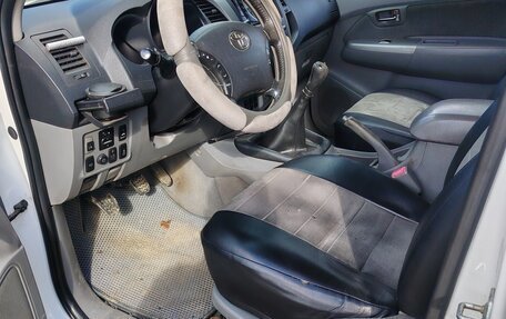 Toyota Hilux VII, 2010 год, 1 800 000 рублей, 3 фотография