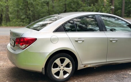 Chevrolet Cruze II, 2010 год, 420 000 рублей, 3 фотография