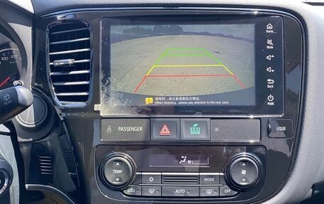 Mitsubishi Outlander III рестайлинг 3, 2022 год, 1 610 000 рублей, 13 фотография