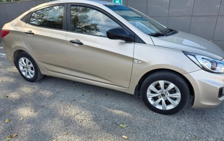 Hyundai Solaris II рестайлинг, 2013 год, 590 000 рублей, 2 фотография