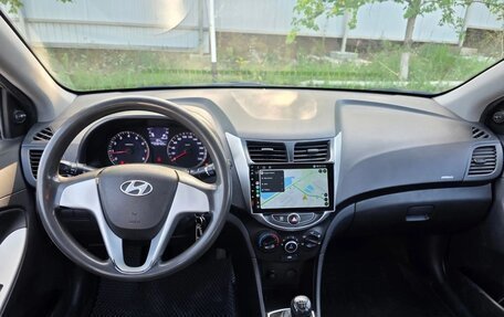 Hyundai Solaris II рестайлинг, 2013 год, 590 000 рублей, 13 фотография