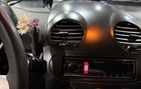 Volkswagen Beetle, 2000 год, 850 000 рублей, 24 фотография