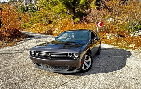 Dodge Challenger III рестайлинг 2, 2015 год, 2 650 000 рублей, 2 фотография
