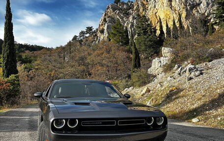 Dodge Challenger III рестайлинг 2, 2015 год, 2 650 000 рублей, 11 фотография