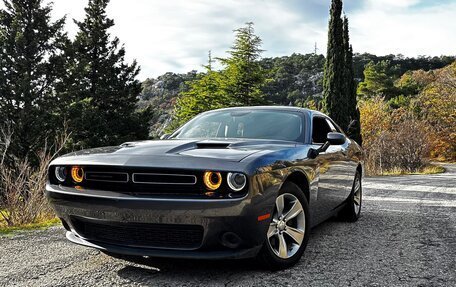 Dodge Challenger III рестайлинг 2, 2015 год, 2 650 000 рублей, 7 фотография