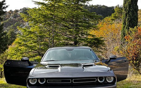 Dodge Challenger III рестайлинг 2, 2015 год, 2 650 000 рублей, 15 фотография