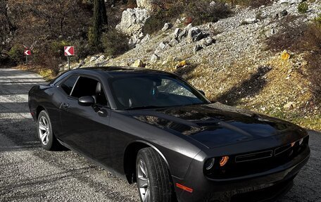 Dodge Challenger III рестайлинг 2, 2015 год, 2 650 000 рублей, 8 фотография