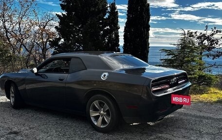 Dodge Challenger III рестайлинг 2, 2015 год, 2 650 000 рублей, 5 фотография
