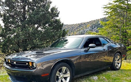 Dodge Challenger III рестайлинг 2, 2015 год, 2 650 000 рублей, 18 фотография
