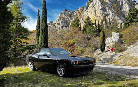 Dodge Challenger III рестайлинг 2, 2015 год, 2 650 000 рублей, 22 фотография