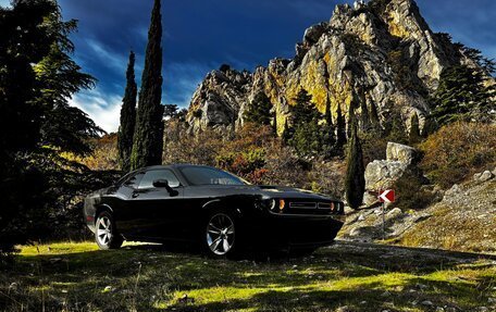 Dodge Challenger III рестайлинг 2, 2015 год, 2 650 000 рублей, 21 фотография
