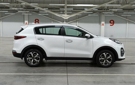 KIA Sportage IV рестайлинг, 2020 год, 1 990 000 рублей, 4 фотография