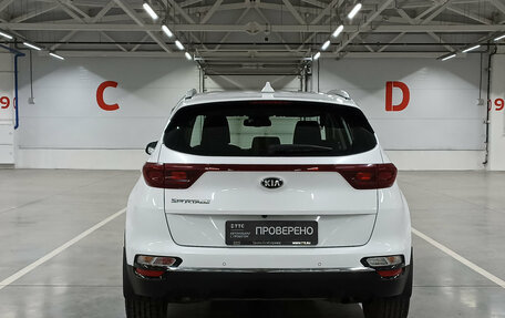 KIA Sportage IV рестайлинг, 2020 год, 1 990 000 рублей, 6 фотография