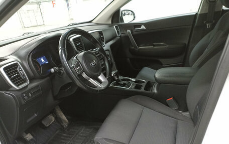 KIA Sportage IV рестайлинг, 2020 год, 1 990 000 рублей, 16 фотография
