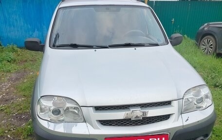 Chevrolet Niva I рестайлинг, 2010 год, 420 000 рублей, 1 фотография