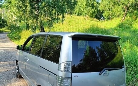 Toyota Voxy II, 2005 год, 850 000 рублей, 6 фотография
