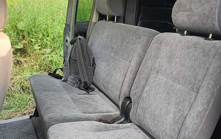 Toyota Voxy II, 2005 год, 850 000 рублей, 15 фотография