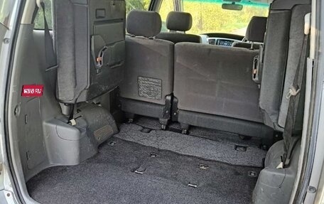 Toyota Voxy II, 2005 год, 850 000 рублей, 17 фотография