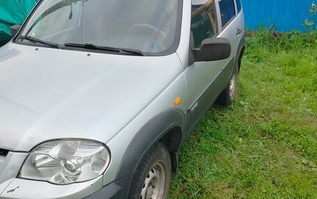 Chevrolet Niva I рестайлинг, 2010 год, 420 000 рублей, 3 фотография