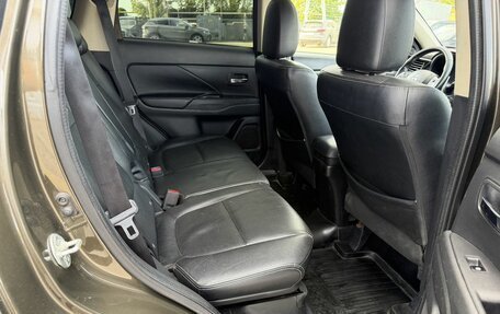 Mitsubishi Outlander III рестайлинг 3, 2015 год, 2 450 000 рублей, 12 фотография