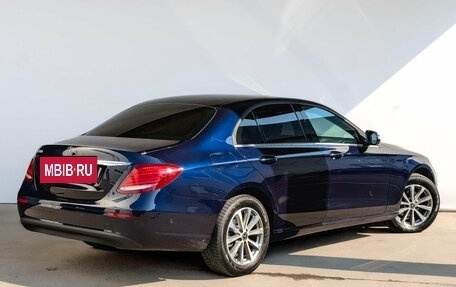 Mercedes-Benz E-Класс, 2018 год, 2 990 000 рублей, 5 фотография