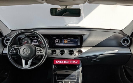Mercedes-Benz E-Класс, 2018 год, 2 990 000 рублей, 14 фотография