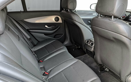 Mercedes-Benz E-Класс, 2018 год, 2 990 000 рублей, 18 фотография