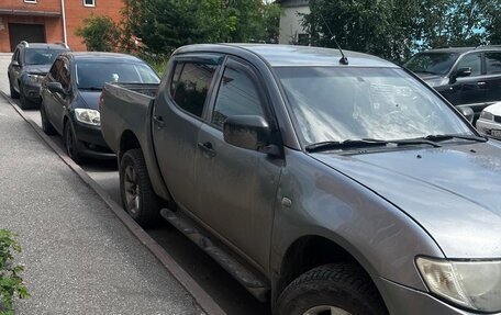 Mitsubishi L200 IV рестайлинг, 2013 год, 1 000 000 рублей, 2 фотография