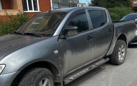 Mitsubishi L200 IV рестайлинг, 2013 год, 1 000 000 рублей, 3 фотография