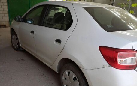 Renault Logan II, 2015 год, 550 000 рублей, 1 фотография