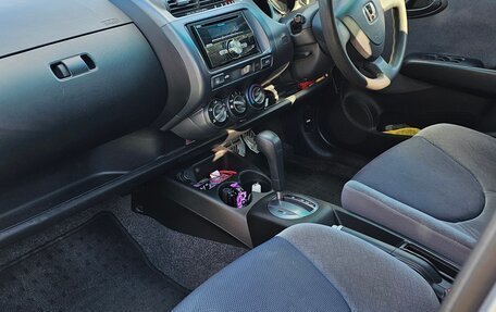 Honda Fit III, 2003 год, 250 000 рублей, 10 фотография