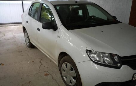 Renault Logan II, 2015 год, 550 000 рублей, 2 фотография