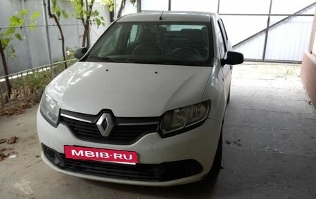 Renault Logan II, 2015 год, 550 000 рублей, 4 фотография