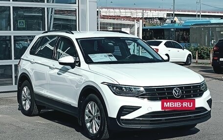 Volkswagen Tiguan II, 2021 год, 2 680 000 рублей, 4 фотография