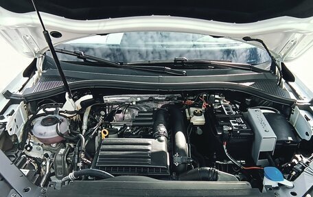 Volkswagen Tiguan II, 2021 год, 2 680 000 рублей, 10 фотография