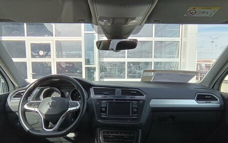 Volkswagen Tiguan II, 2021 год, 2 680 000 рублей, 19 фотография