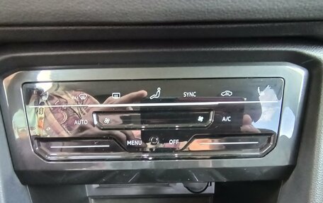 Volkswagen Tiguan II, 2021 год, 2 680 000 рублей, 16 фотография