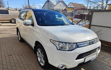 Mitsubishi Outlander III рестайлинг 3, 2013 год, 1 490 000 рублей, 1 фотография