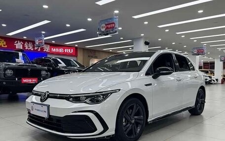 Volkswagen Golf VIII, 2023 год, 1 915 000 рублей, 1 фотография