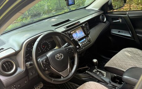 Toyota RAV4, 2017 год, 2 600 000 рублей, 9 фотография