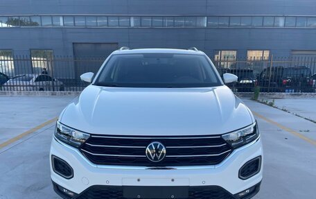 Volkswagen T-Roc I, 2022 год, 1 680 005 рублей, 3 фотография