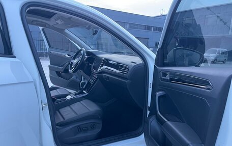 Volkswagen T-Roc I, 2022 год, 1 680 005 рублей, 11 фотография