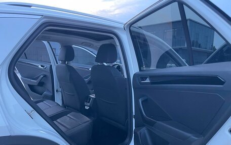 Volkswagen T-Roc I, 2022 год, 1 680 005 рублей, 13 фотография